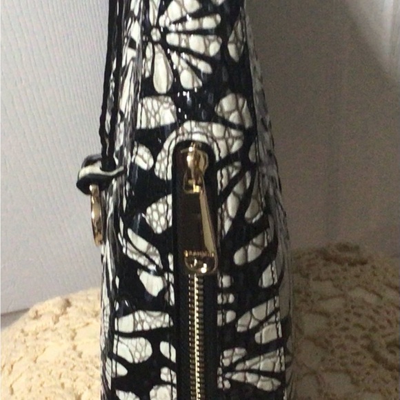 Brahmin Leather Daisy Batik Black /White Elegant Shoulder Bag. 
NEW WITH TAGS - Picture 5 of 10